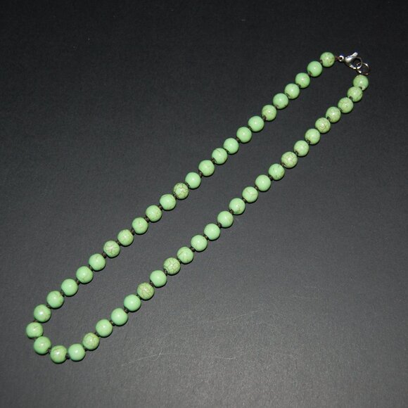 Green Stone Necklace,Hand Knotted Necklace,Green Necklace - Picture 3 of 4